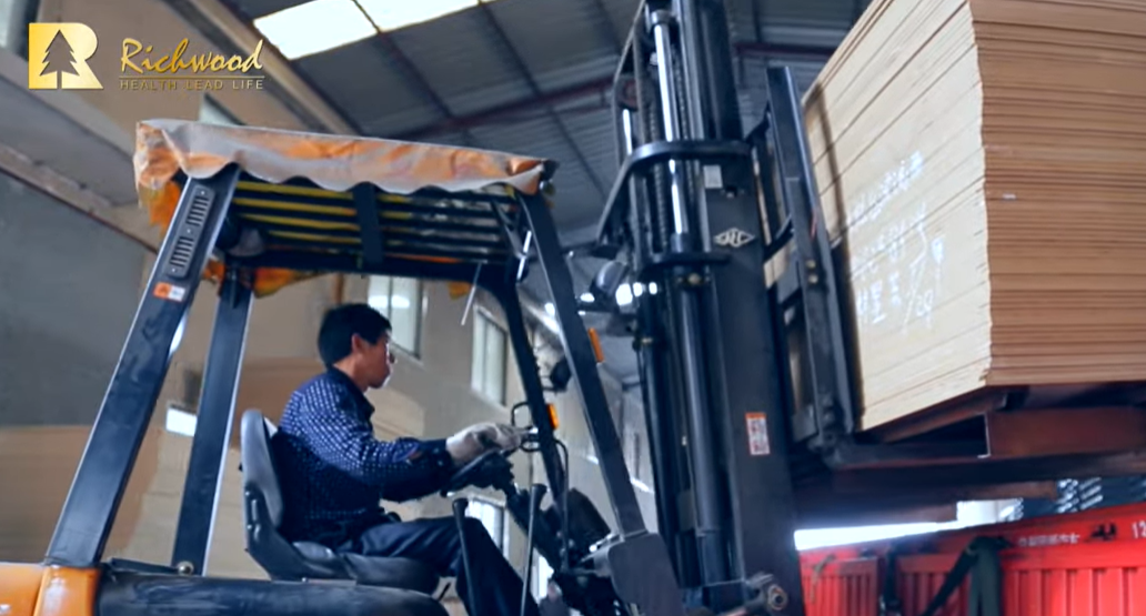 Why On‑Time Delivery Rate Matters When Choosing a Laminate Company